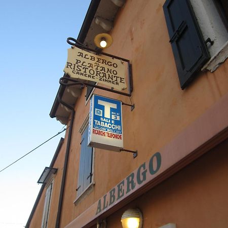 Albergo Al Platano Caprino Veronese Bagian luar foto