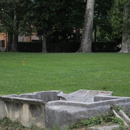 Albergo Al Platano Caprino Veronese Bagian luar foto