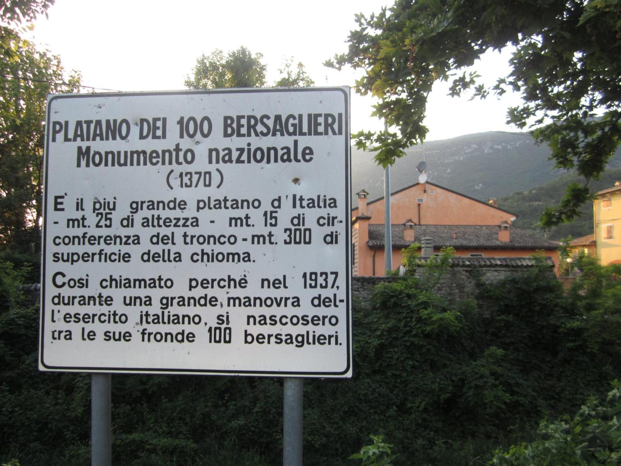 Albergo Al Platano Caprino Veronese Bagian luar foto