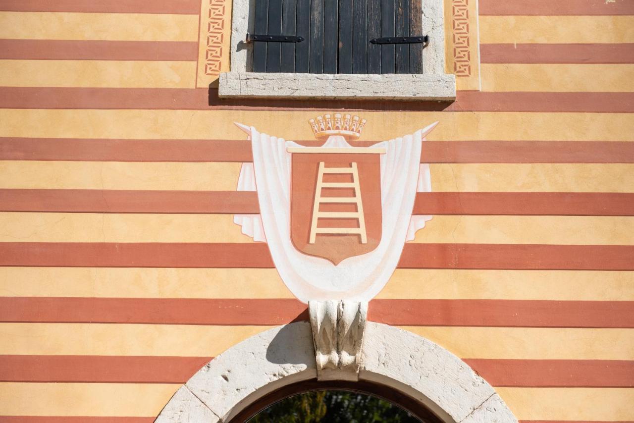 Albergo Al Platano Caprino Veronese Bagian luar foto